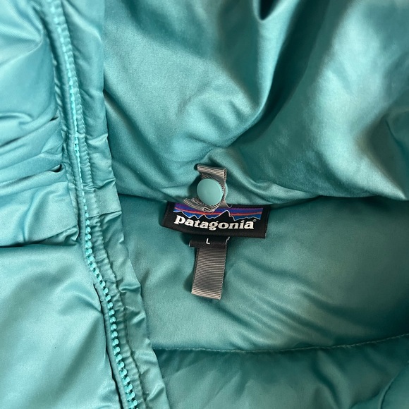 Patagonia Women's Teal Puffer Jacket - Picture 2 of 5